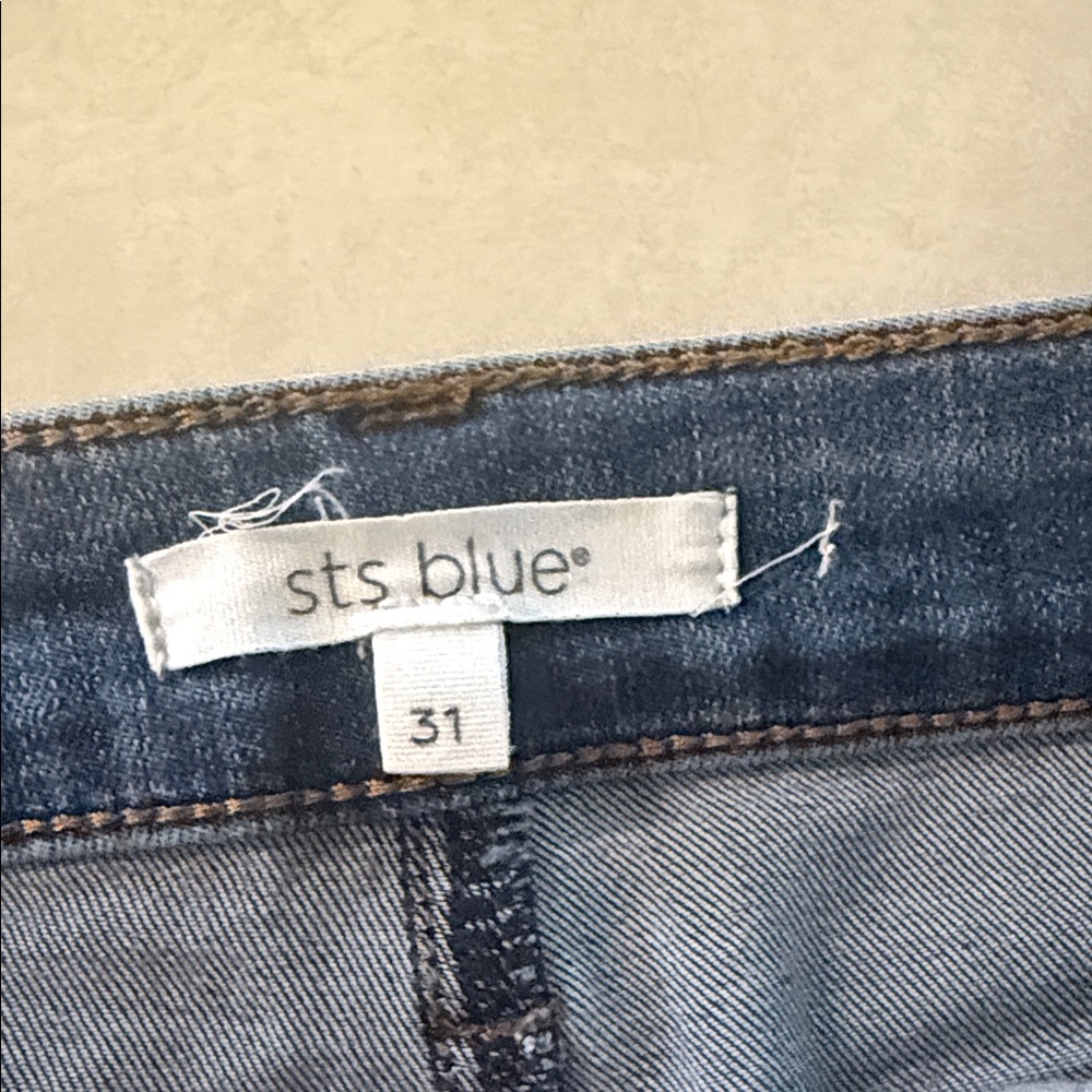 STS Blue Mid-Wash Denim Jeans🐶 - Picture 2 of 10